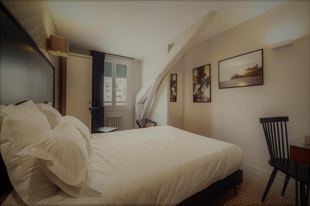 Urban Style Hotel Des Carmes Aurillac Exteriör bild