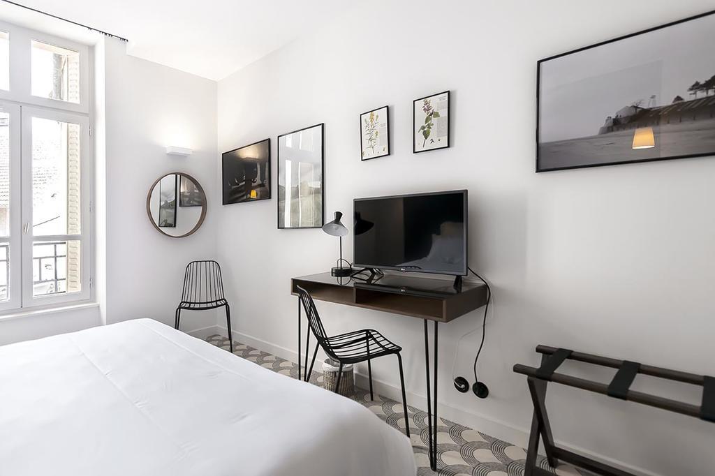Urban Style Hotel Des Carmes Aurillac Exteriör bild