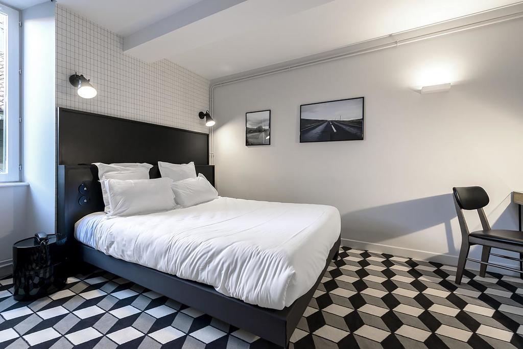 Urban Style Hotel Des Carmes Aurillac Exteriör bild